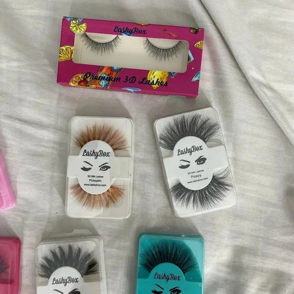 EYELASH BUNDLE | 9 Pairs of eyelashes | SILK LASHES - Picture 5 of 5